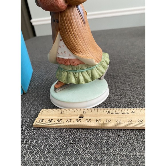 Vintage Holly Hobby “Girl Skating” Hand Painted Porcelain Figurine IOB - Picture 5 of 8